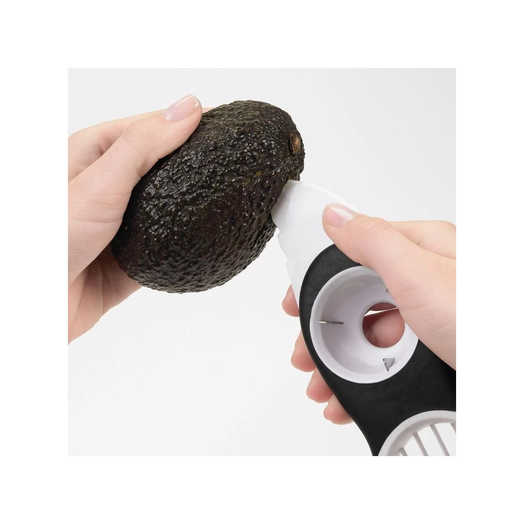 OXO Outil à Avocat Trois-en-un 4 OXO Outil à Avocat Trois-en-un – Image 2