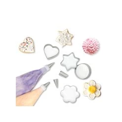 Ensemble De Douze Pièces Pour La Confection De Biscuits